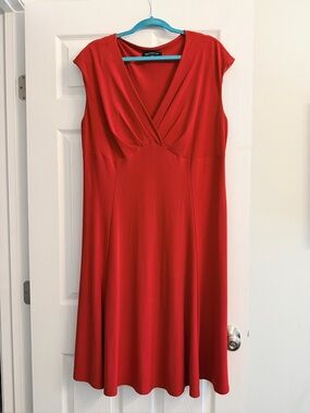 Jones New York Red V-Neck Cap Sleeve Midi Dress